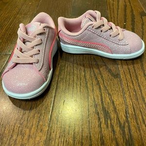 BRAND NEW Toddler girls sz 4 pink glitter Pumas